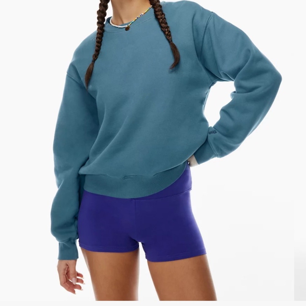 Aritzia Cozy Fleece Boyfriend Crew Sweatshirt in ombré blue